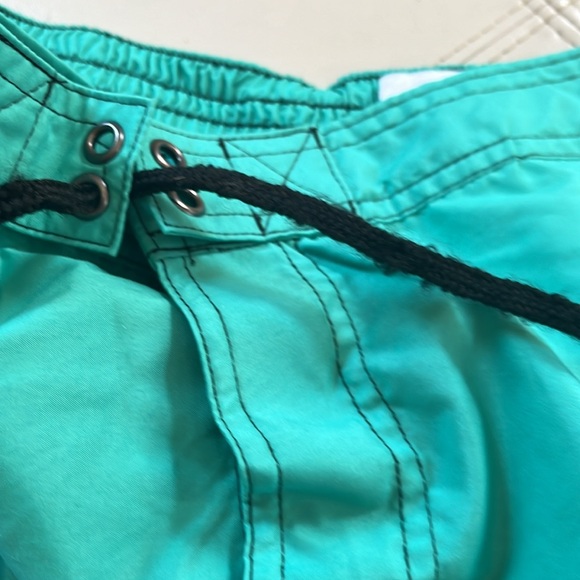 Men’s TEAL COVE green swim trunks sz L great condition - Picture 4 of 5